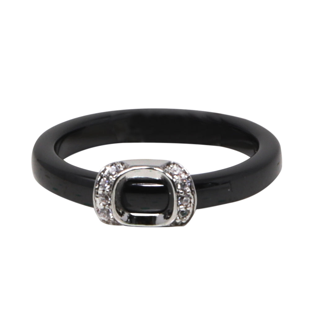Anillo Negro con Aro Central y Piedras Brillantes
