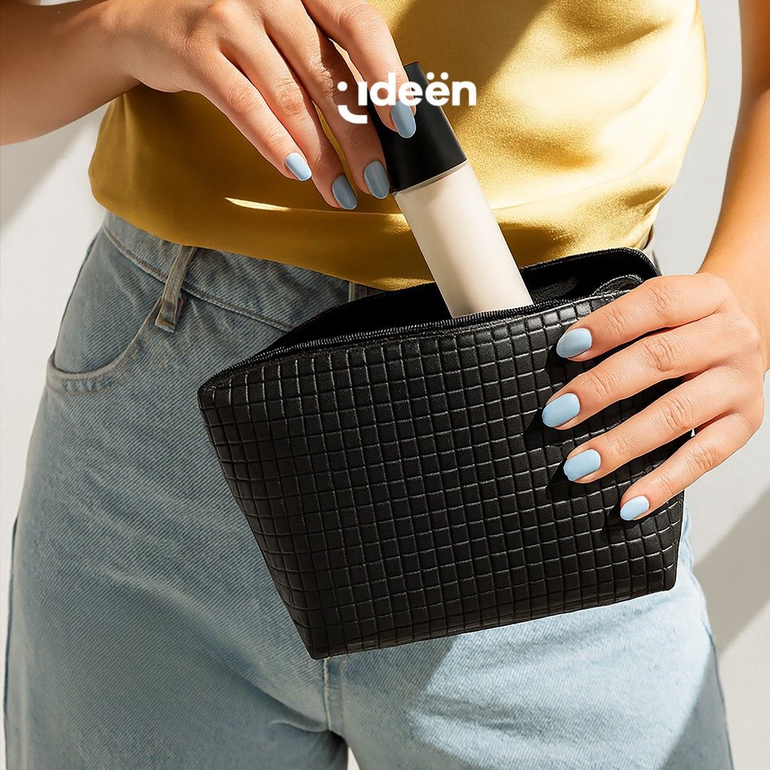 Cosmetiquera Negra con 11 Brochas de Maquillaje