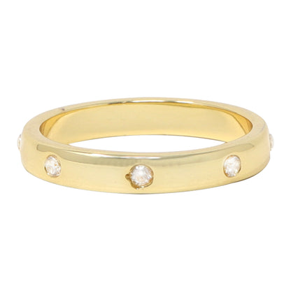 Anillo Dorado con Piedras Brillantes