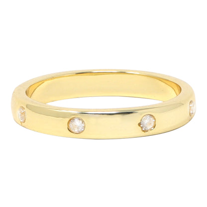 Anillo Dorado con Piedras Brillantes