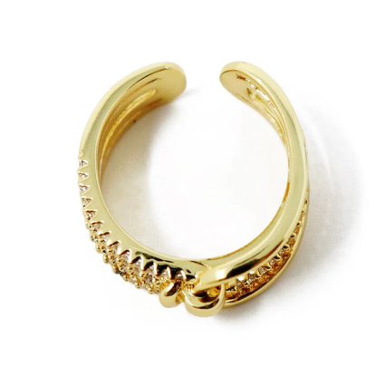 Anillo Trenzado con Piedras Brillantes – Dorado