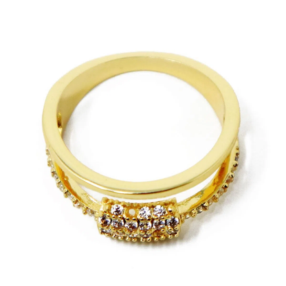 Anillo Doble Dorado con Piedras y Rueda Decorativa