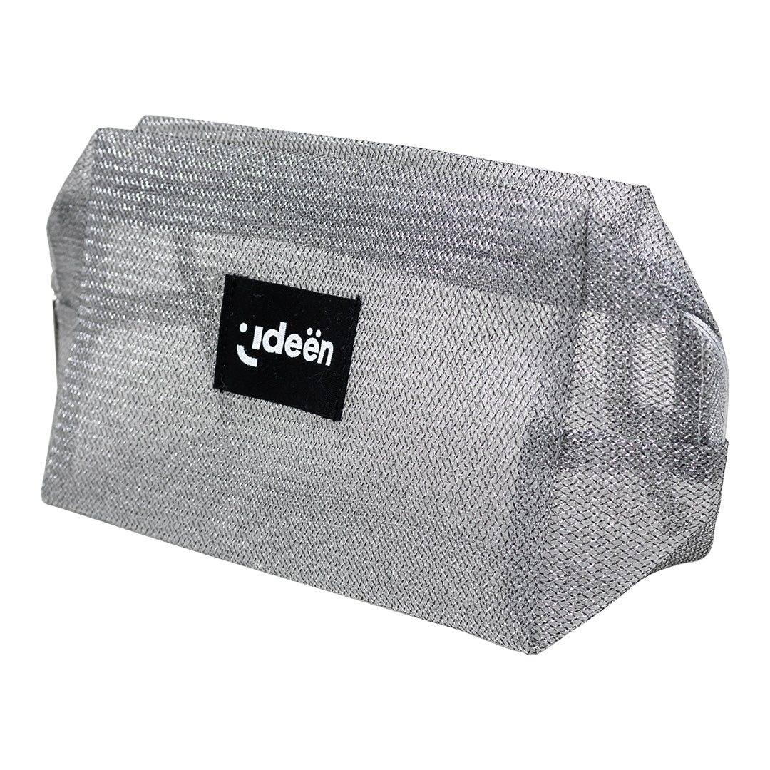 Cosmetiquera Plateada MESH-SSSS – Brillo, Estilo y Organización en un Solo Accesorio