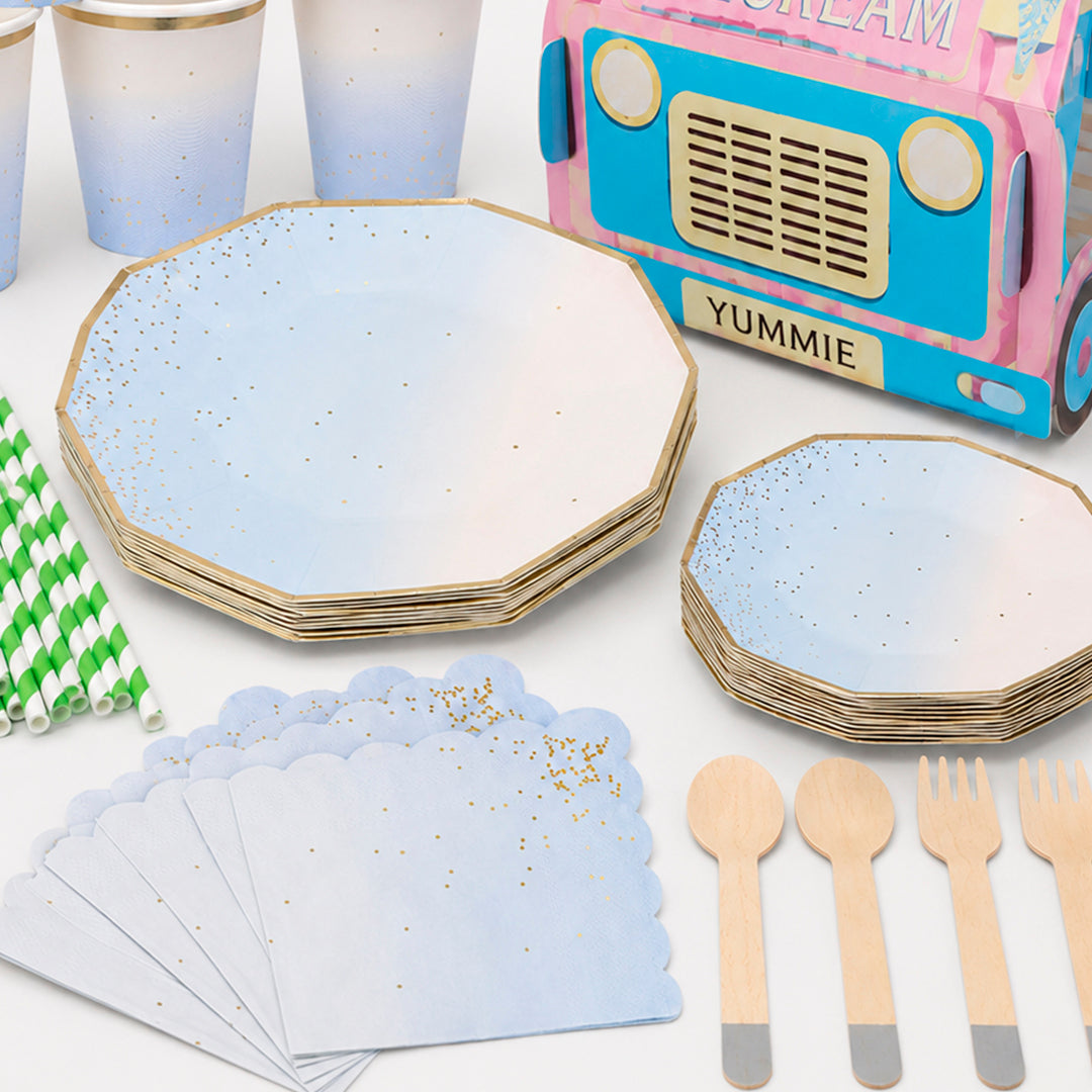 Kit de Fiesta The Royal Blue Celebration: Platos, Vasos, Cubiertos, Popotes, Servilletas y Decoración