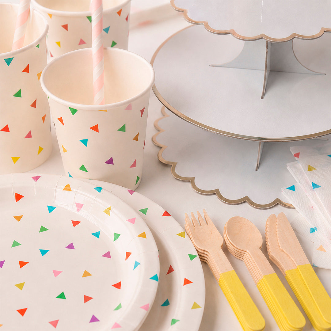 Kit de Fiesta Confeti Multicolor: Platos, Vasos, Cubiertos, Popotes, Servilletas y Decoración